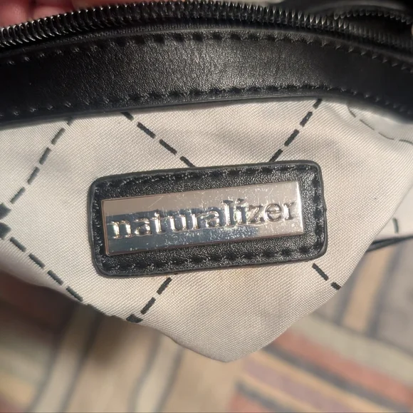 Naturalizer Black Crossbody Bag Silver Hardware Snap Closure Minimalist Purse - Picture 7 of 7